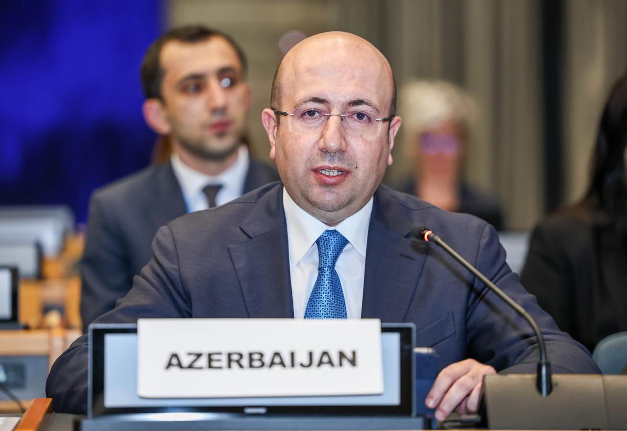 Азербайджанская делегация на сессии Ассамблеи Программы ООН по населенным пунктам