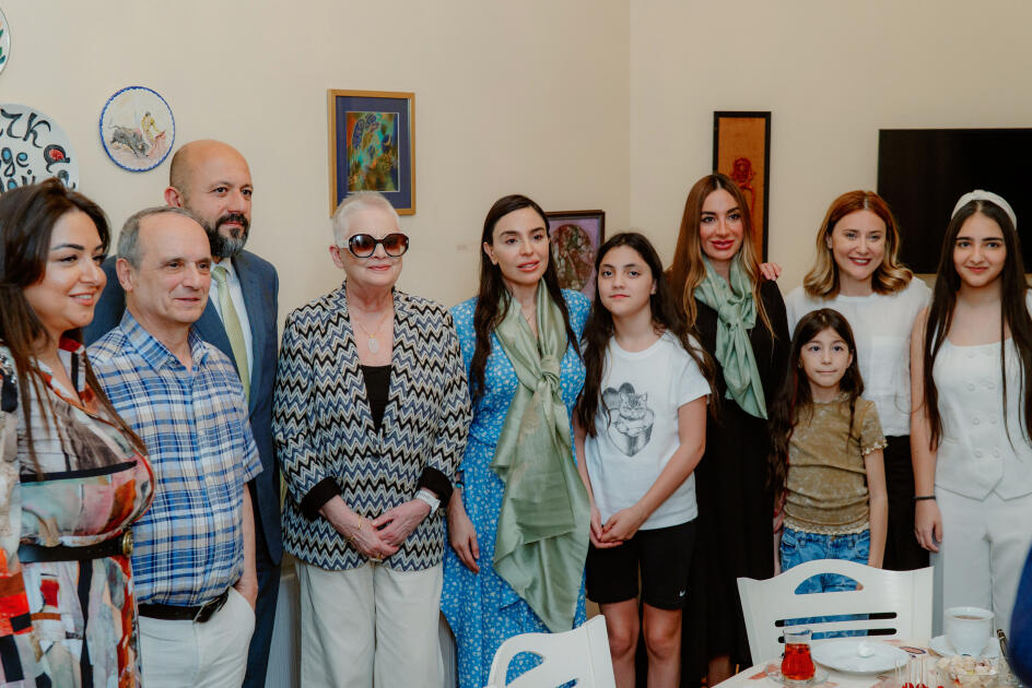 Maqsud İbrahimbəyov Yaradıcılıq Mərkəzində “Zeynəbin sehrli dünyası” adlı sərginin açılışı olub
