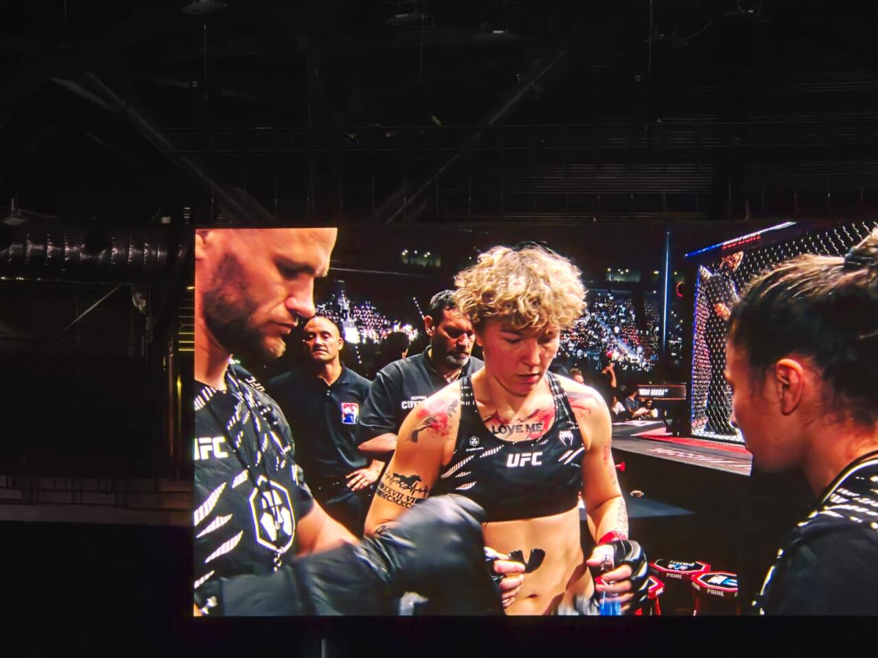 В Баку состоялось одно из самых зрелищных спортивных событий года - UFC Fight Night