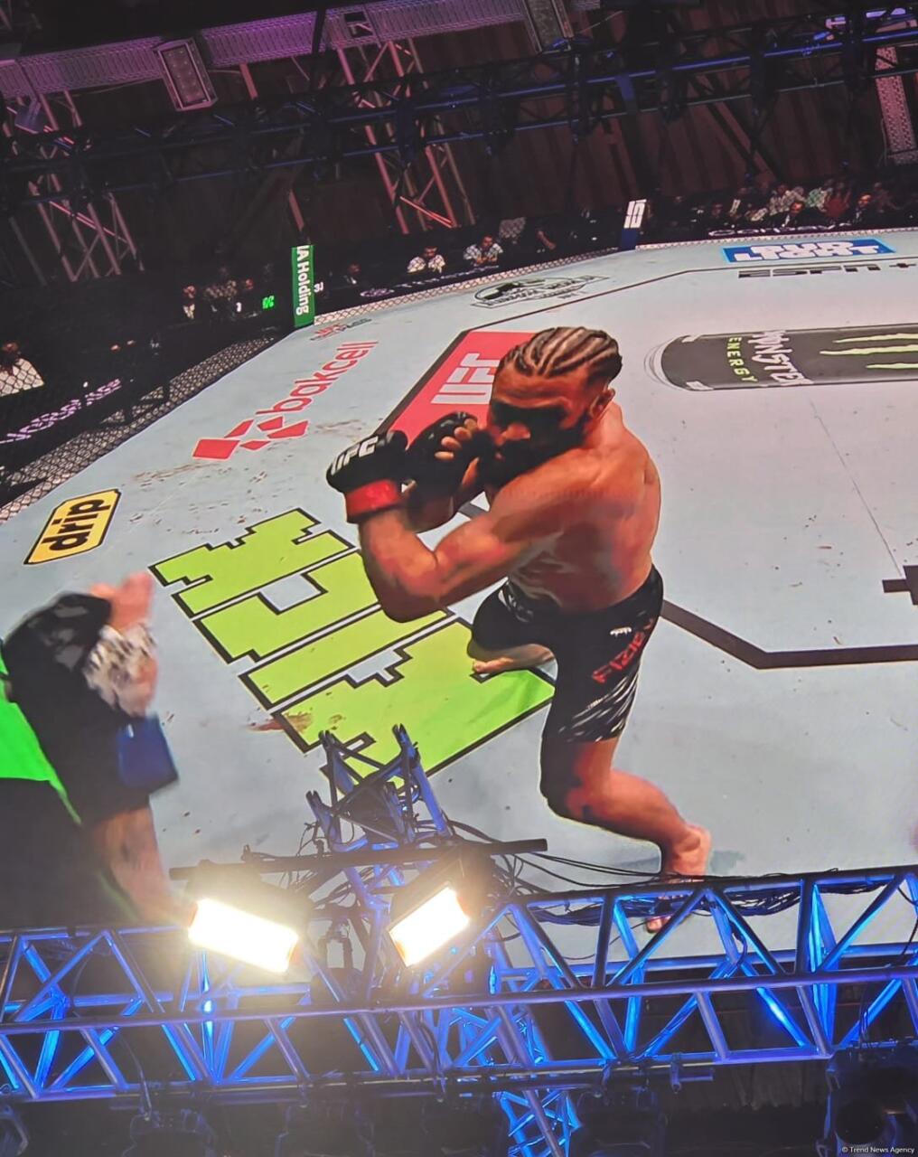 В Баку состоялось одно из самых зрелищных спортивных событий года - UFC Fight Night